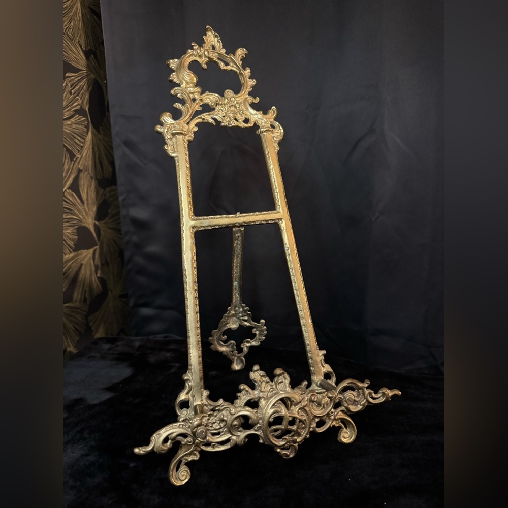 Ornate Gold Display Easel